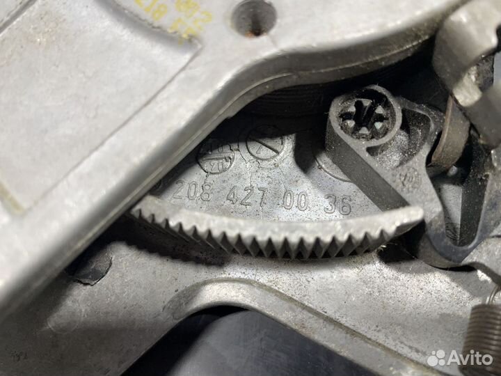 Рычаг стояночного тормоза Mercedes-Benz E-Class (W