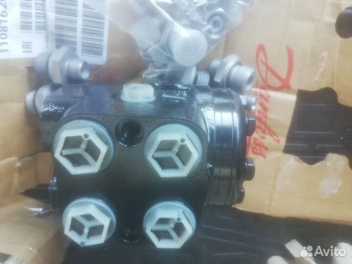 Bucher Citycat 1000 Насос-дозатор рулевой