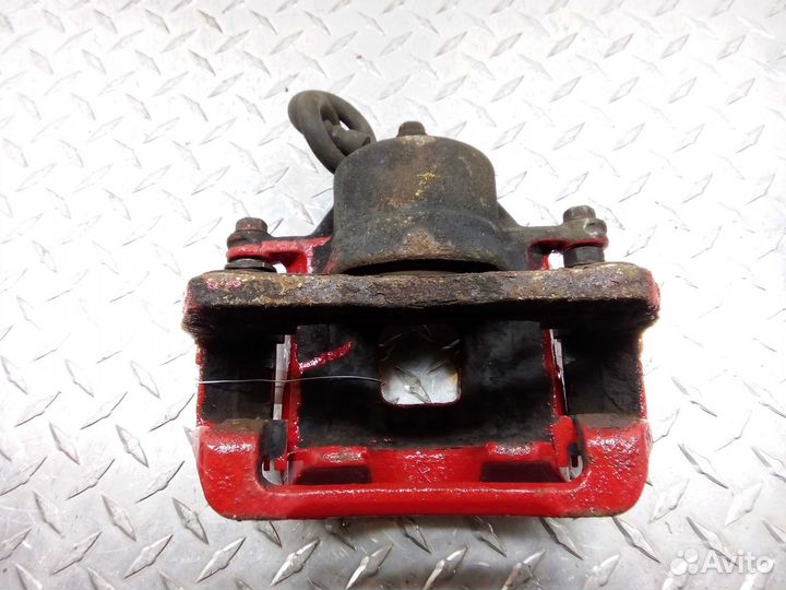 Суппорт передний правый Kia Sorento 2 XM