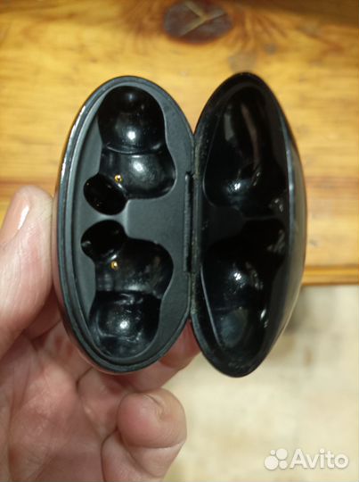 Кейс для зарядки наушников