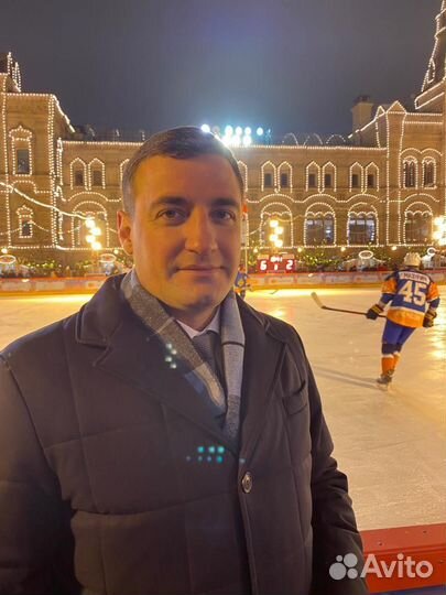 Ведущий на праздник