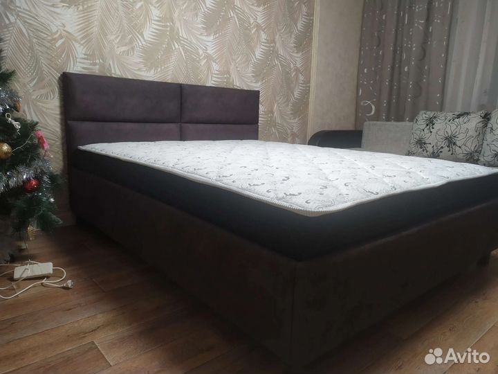 Кровать