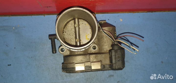 Заслонка дросcельная Volkswagen Audi Skoda
