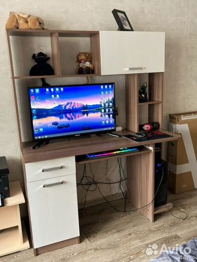 Компьютерный стол
