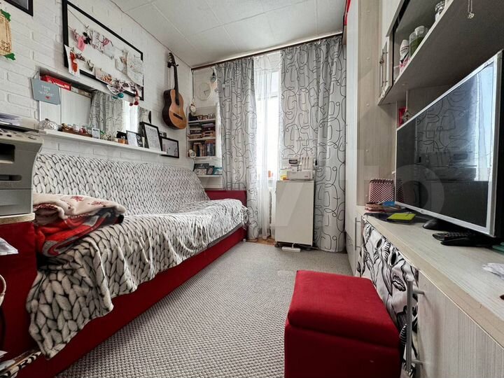 Комната 12 м² в 4-к., 9/9 эт.