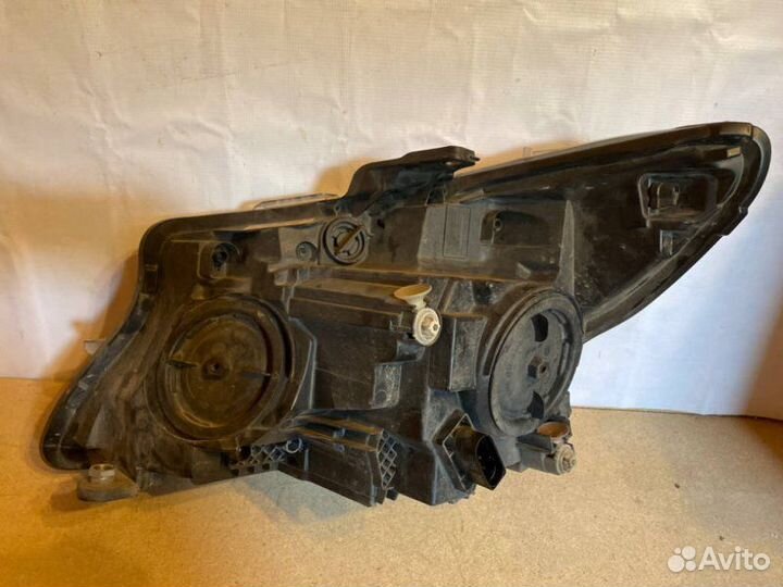 Фара правая Mercedes-Benz V-Class W447