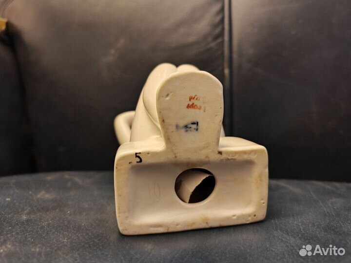 Фарфоровая статуэтка, девушка с зеркалом, 15 см