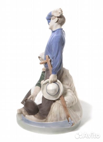 Фарфоровая фигура 
