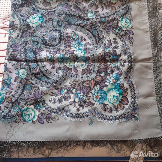 Павловопосадский шерстяной платок