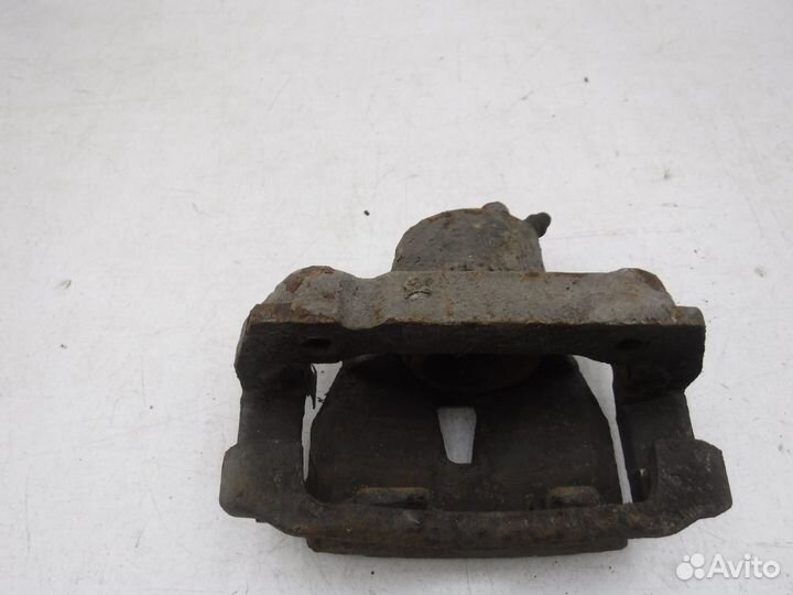 Суппорт тормозной передний левый Lexus IS250-IS350