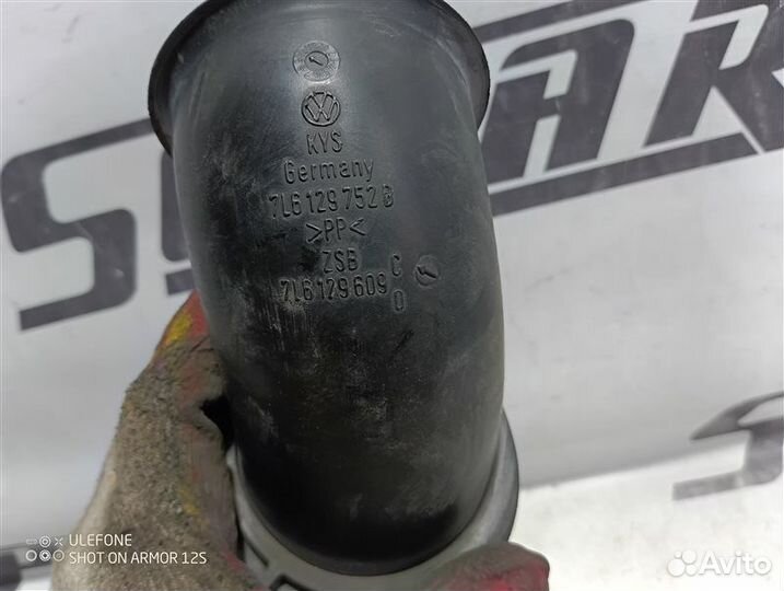 Патрубок воздушного фильтра Audi Q7 4L 3.0 BUG