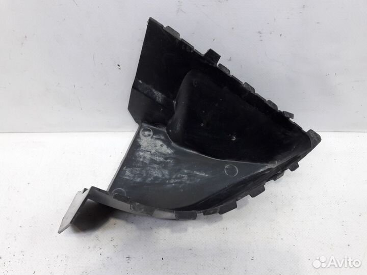 Дефлектор радиатора левый Лада Ларгус 2012