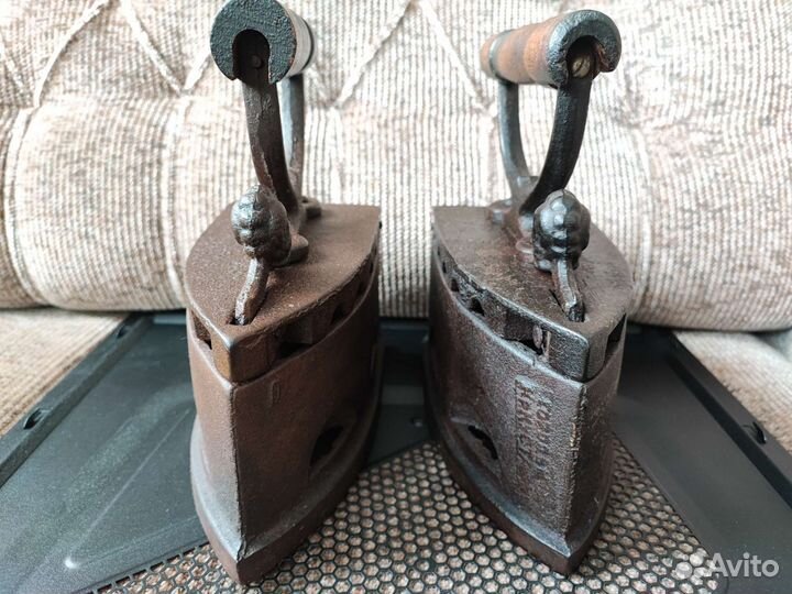 Угольный утюг 