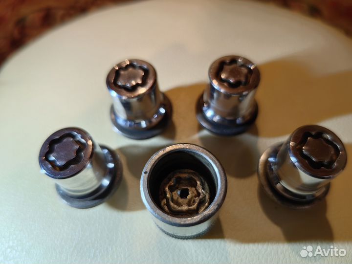 Секретки для колес от Toyota