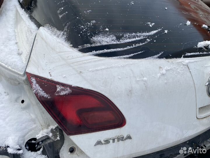 Крышка дверь багажника opel astra J