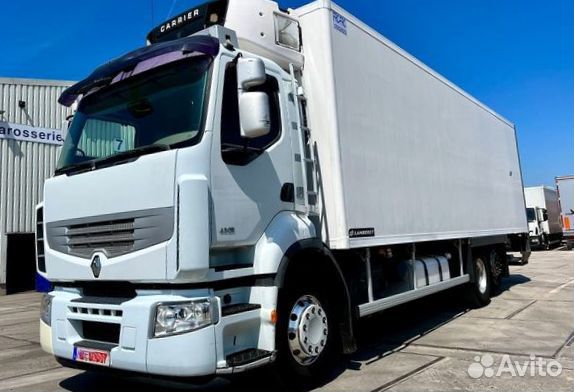 В разборке грузовик Renault,Premium II с 2007