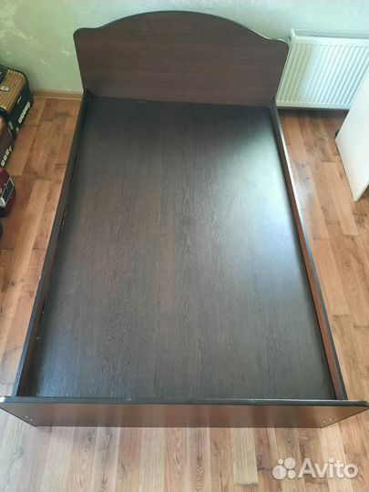 Кровать полутороспальная