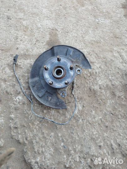 Кулак передний правый Geely Emgrand EC7 FE1 2013