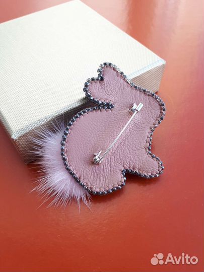 Брошь ручной работы