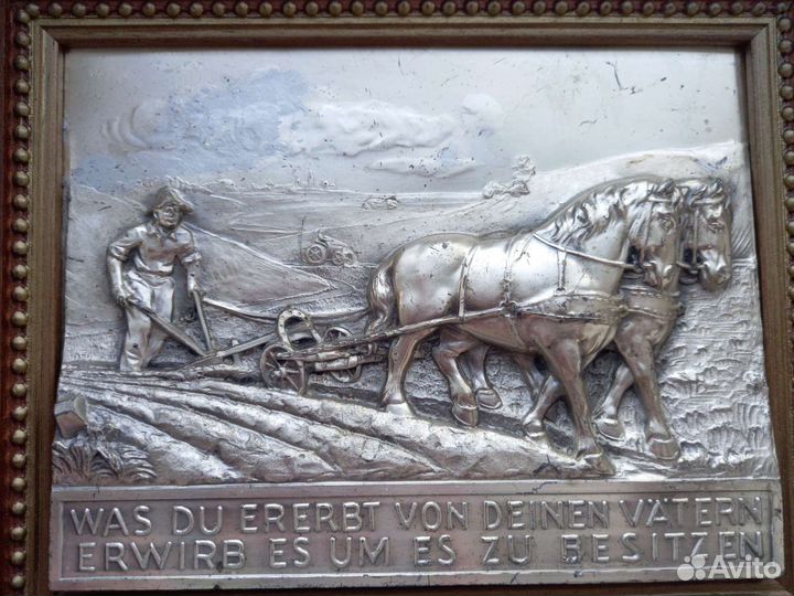 Антикварная плакета пахарь