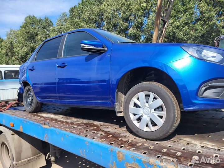 LADA Granta 1.6 МТ, 2022, битый, 1 700 км