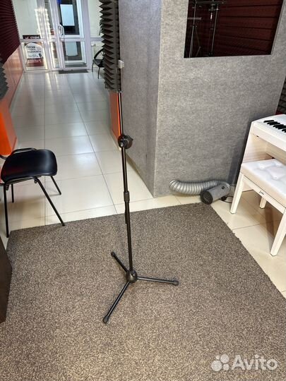 Микрофонная стойка типа, Журавль