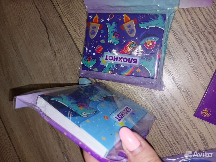 Канцтовары линейки, блокноты, закладки