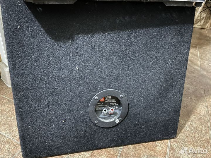 Автосабвуфер jbl