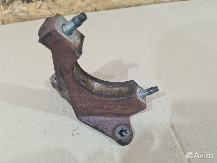 Кронштейн подвесного подшипника Ford Focus 3