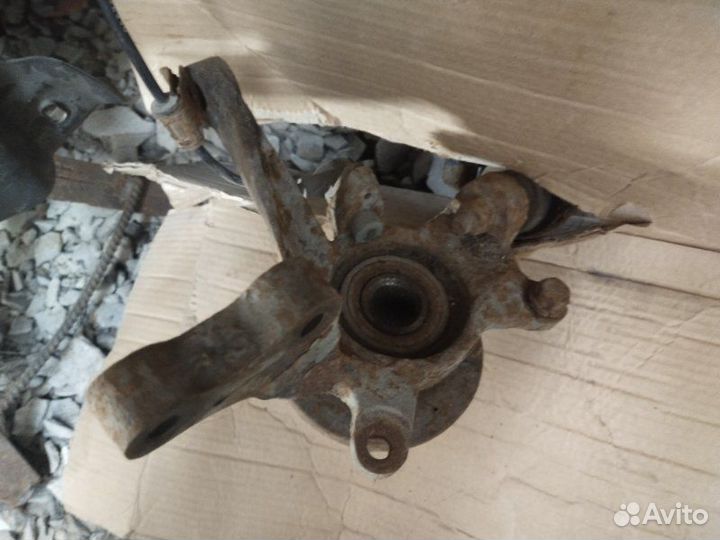 Поворотный кулак в сборе передний правый Hyundai