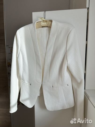 Белый жакет Orsay