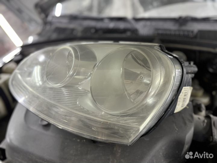 Фары на volkswagen jetta 5