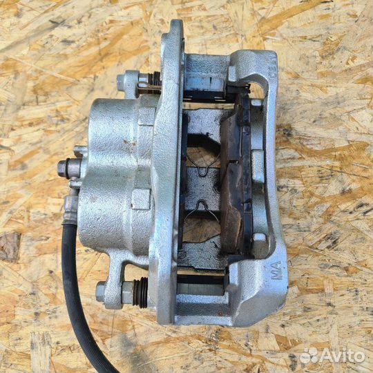 Суппорт тормозной передний правый Kia Mohave 2