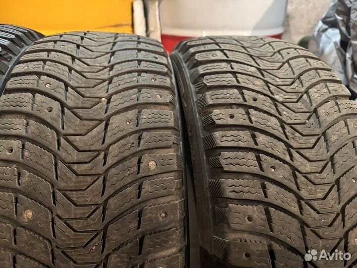 Michelin Latitude X-Ice North 3 215/55 R17