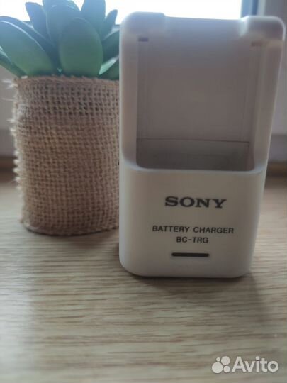 Зарядное устройство Sony BC-TRG/BC-TRN