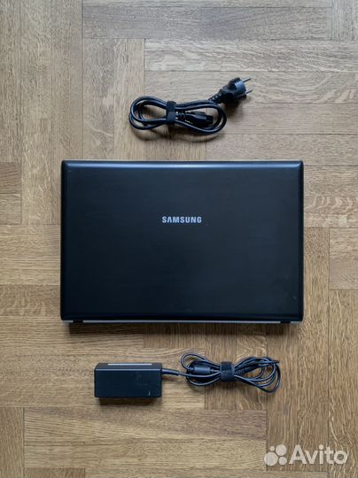 Ноутбук Samsung NP-R519