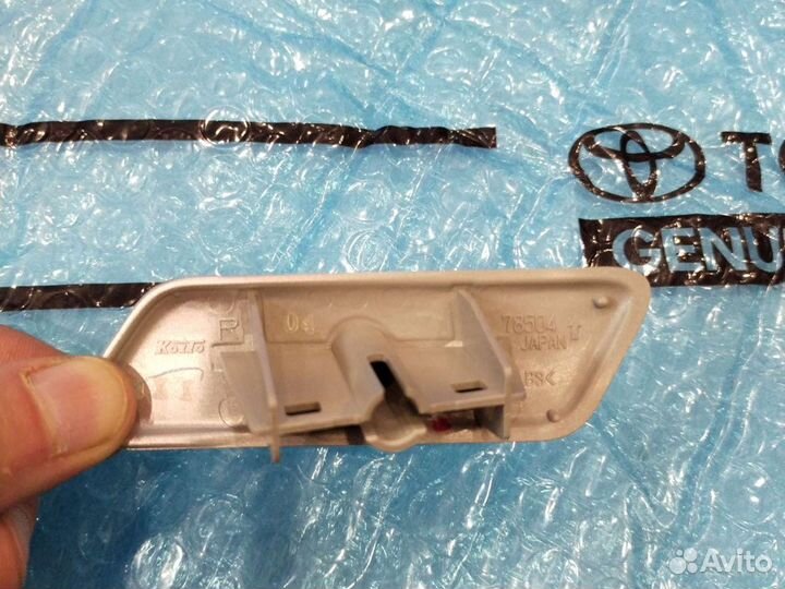 Крышка форсунки Рав 4 (3) правая серебро 05-08