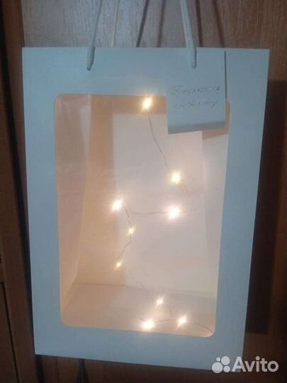Подарочный пакет с гирляндой