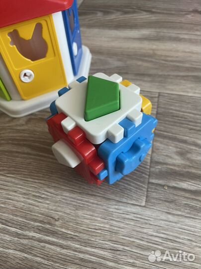 Развивающие игрушки домик с ключами, сортер