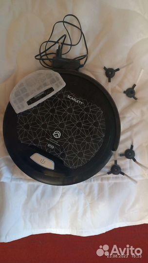 Робот пылесос scarlett