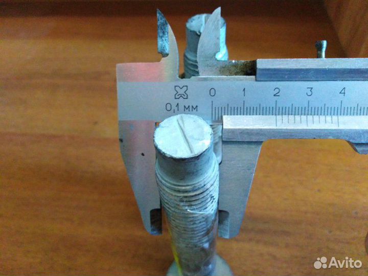 Болт амортизатора передний Ford Expedition 2003