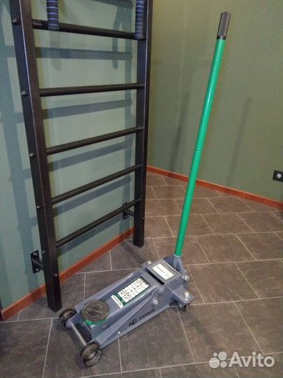 Домкрат гидравлический подкатной бу