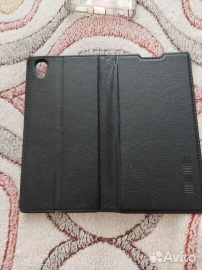 Продаю 2 чехла для Sony L1