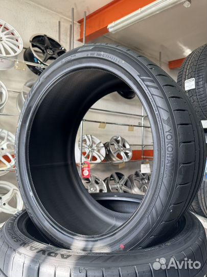 Yokohama Advan Sport V107 275/35 R22 и 315/30 R22 107Y
