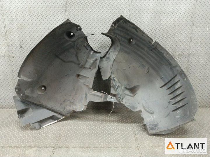 Подкрылок передний правый mercedes-benz C-class