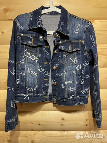 Джинсовая куртка и юбка Versace