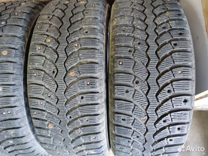 Bridgestone Blizzak Spike-01 185/60 R14 82T