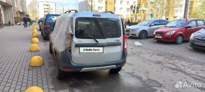LADA Largus 1.6 МТ, 2017, битый, 235 000 км