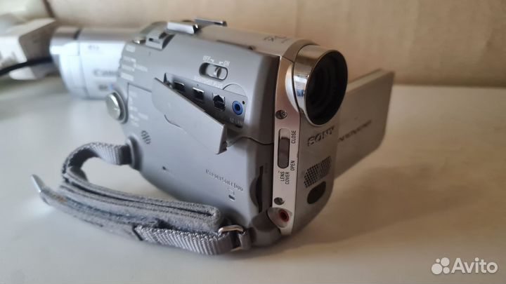 Видеокамера Sony DCR-HC30E