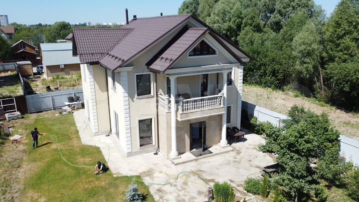 Дом 330 м² на участке 8 сот.